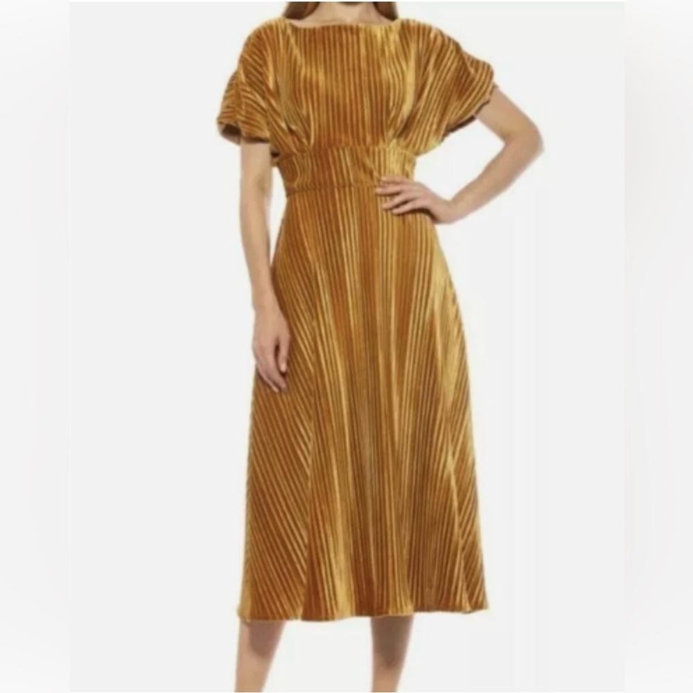 NWT Alexia Admor Veronica Gold Pleated Velvet Midi Dress Short Sleeve Boat Neck